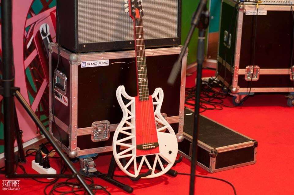 Группа Fontaliza сыграла на первой в Украине гитаре, отпечатанной на 3D-принтере