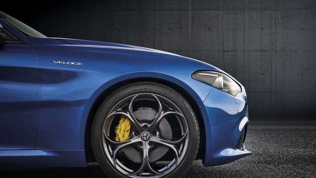 У Alfa Romeo Giulia появится "быстрая" модификация Veloce: фото