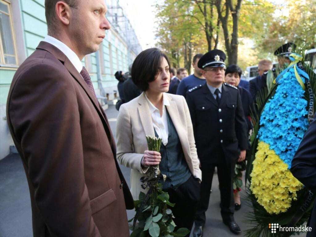 Пришли сотни людей: в Киеве простились с погибшим замглавы АП Тарановым