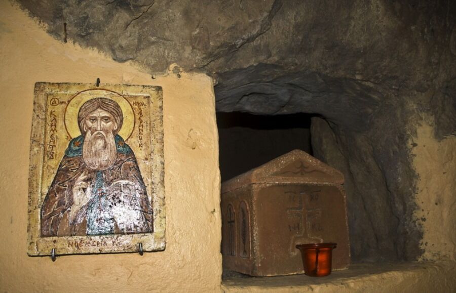 Таємниці Києва: загадковий та унікальний Звіринецький печерний монастир - фото