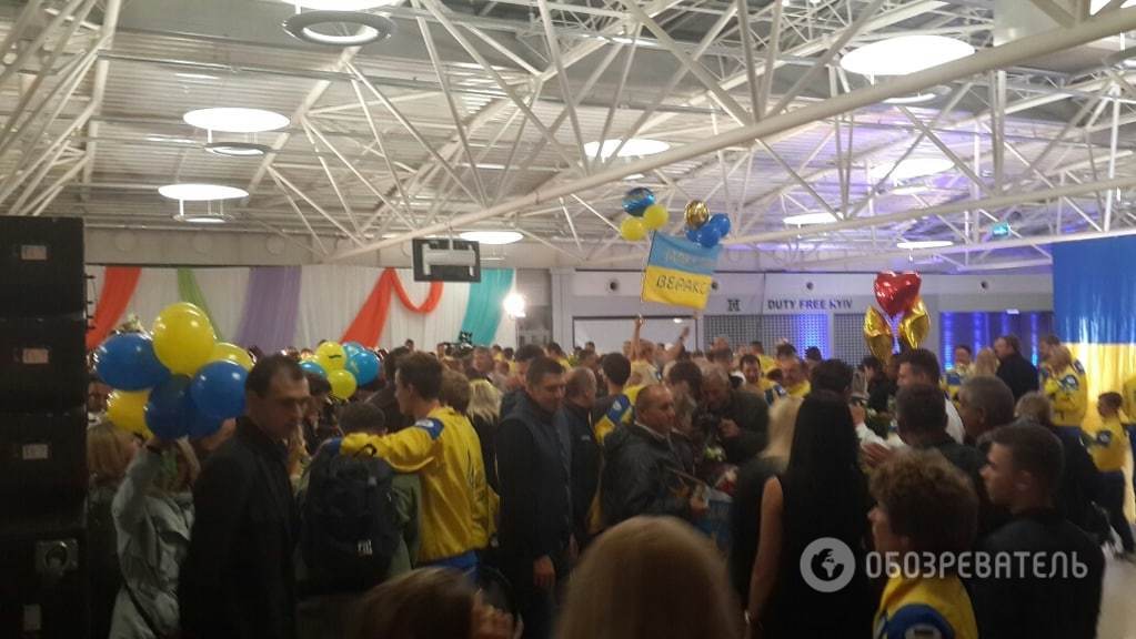 Нарешті вдома: збірній України влаштували неймовірний прийом після повернення з Паралімпіади-2016