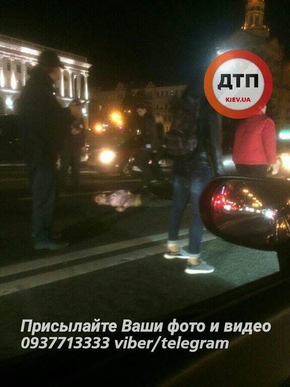В Киеве на Майдане Opel сбил пешехода. Фотофакт