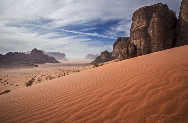 Иордания: сказочная страна с "марсианской" пустыней, бирюзовым морем и таинственным городом Петра