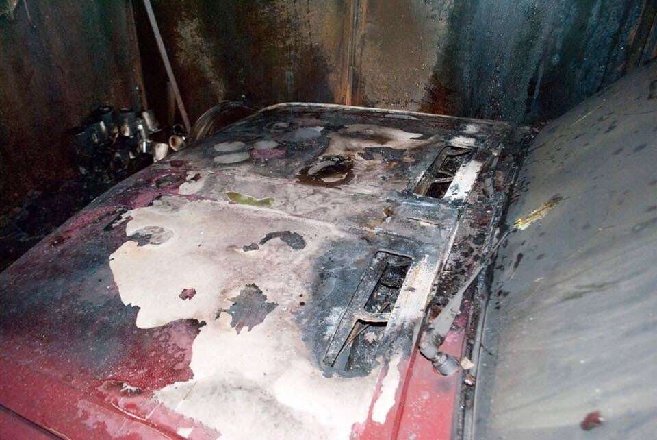 Активисту "Стоп коррупции" сожгли машину и гараж