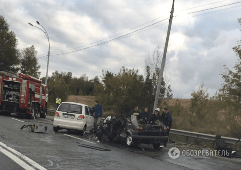 Масштабная авария в Киеве: машины столкнулись лоб в лоб. Опубликованы фото 