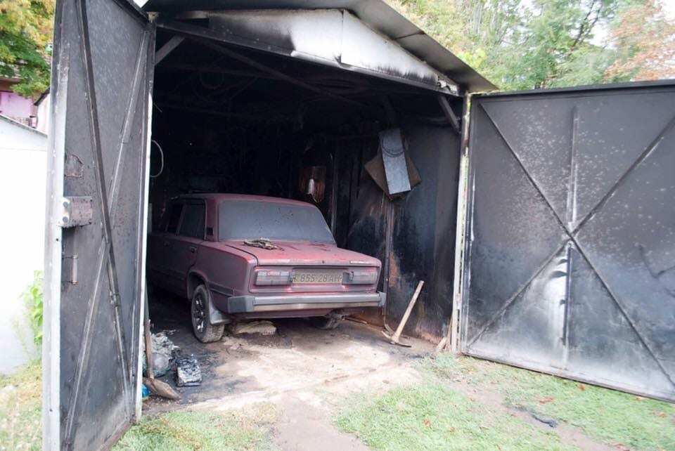 Активисту "Стоп коррупции" сожгли машину и гараж: опубликованы фото