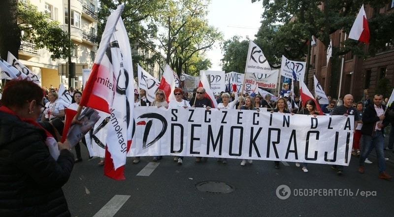 У Польщі тисячі людей вийшли на антиурядовий мітинг