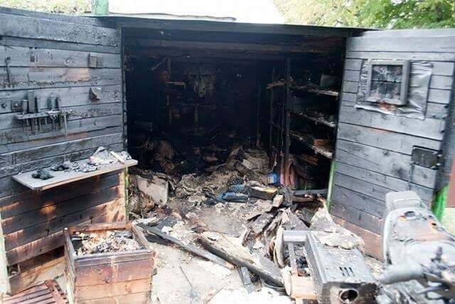 Активисту "Стоп коррупции" сожгли машину и гараж: опубликованы фото