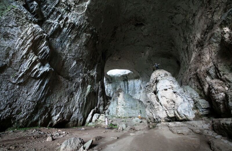 "Очі Бога": в Болгарії туристи можуть побачити дивовижну печеру - фото