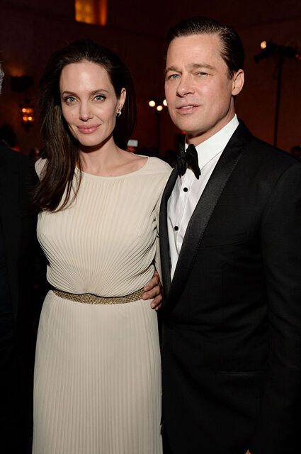 Из-за развода Анджелина Джоли сблизилась с Джонни Деппом
