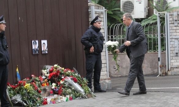 Вічна пам'ять: у Дніпрі прощаються із загиблими поліцейськими