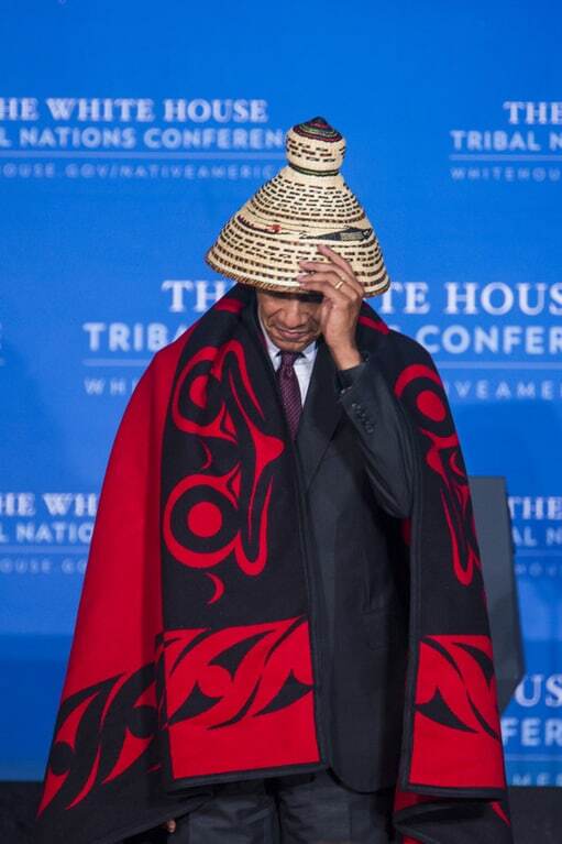 Обама перетворився на індіанця в Білому домі