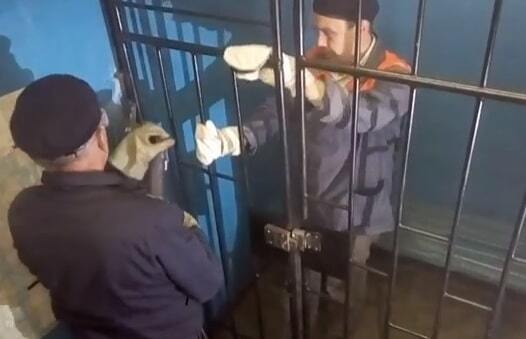 В киевском метро начали демонтировать клетки для задержанных