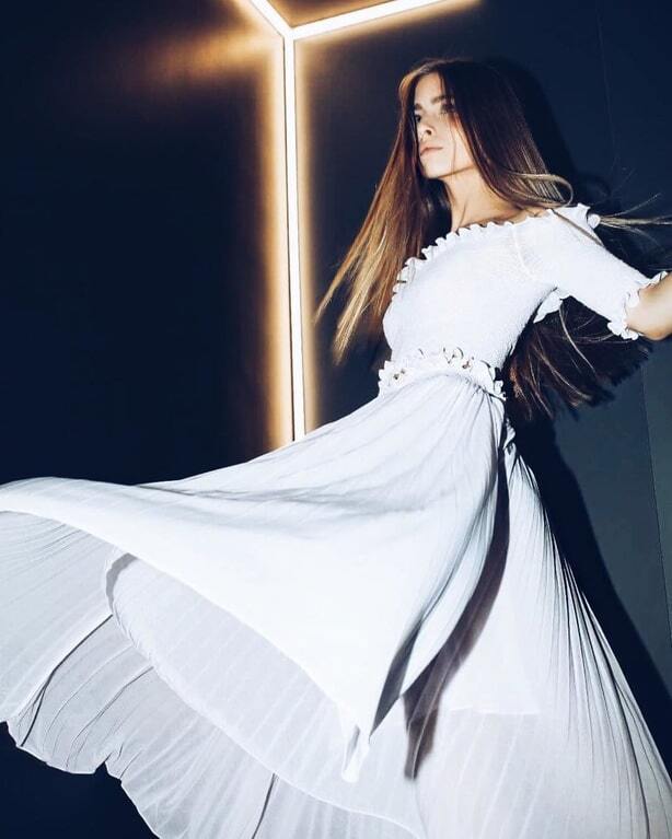 Будни Милана: 15-летняя внучка Ротару похвасталась стройными ножками