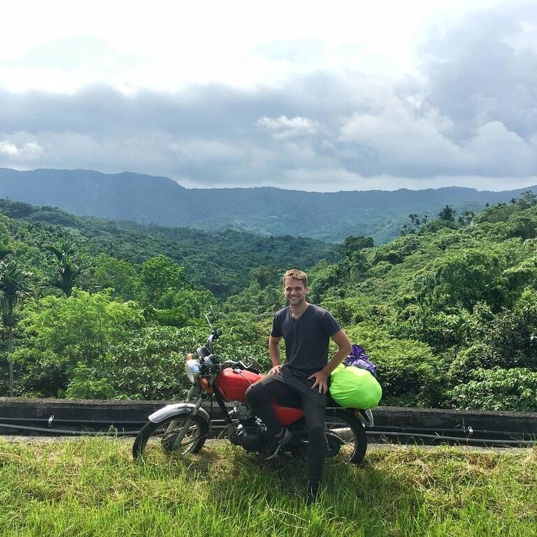 Экстрим во Вьетнаме: парень проехал 3,5 тыс. км за 23 дня на поддержанном мотоцикле