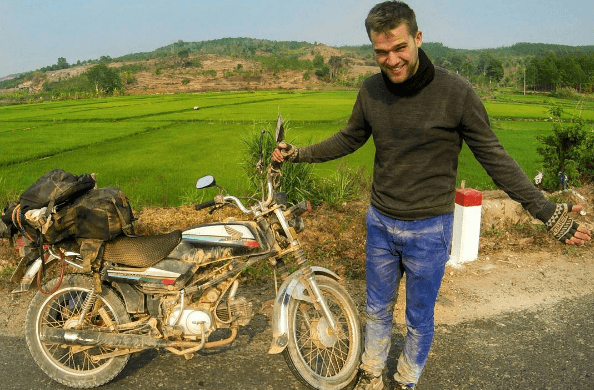 Экстрим во Вьетнаме: парень проехал 3,5 тыс. км за 23 дня на поддержанном мотоцикле