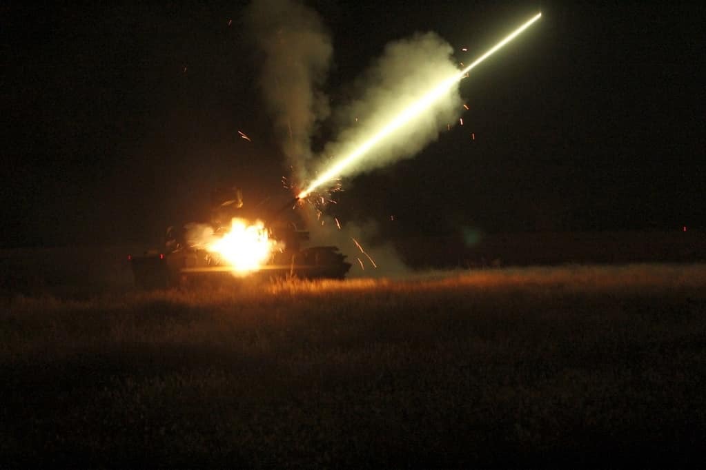 Вели мощный огонь днем и ночью: появились впечатляющие фото с масштабных учений ВСУ