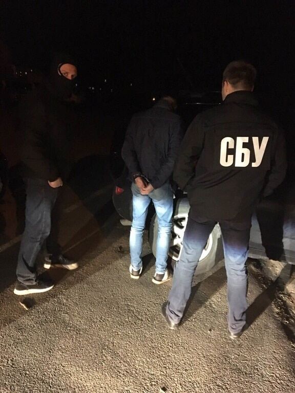 В Киеве задержали полицейского, который наладил наркобизнес