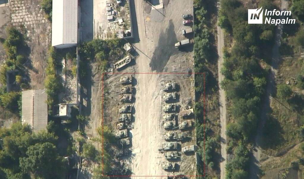 15 км от линии фронта: волонтеры вычислили место дислокации военной техники "ДНР" в Донецке