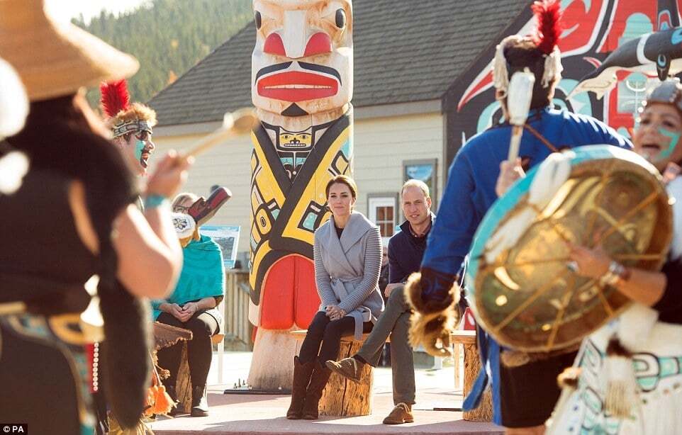 Индейцы племени тагиш устроили теплый прием Кейт Миддлтон и принцу Уильяму в Канаде