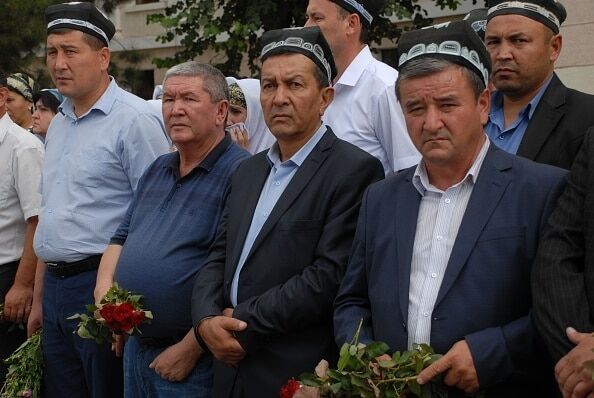 Опубликован фоторепортаж с похорон президента Узбекистана Каримова