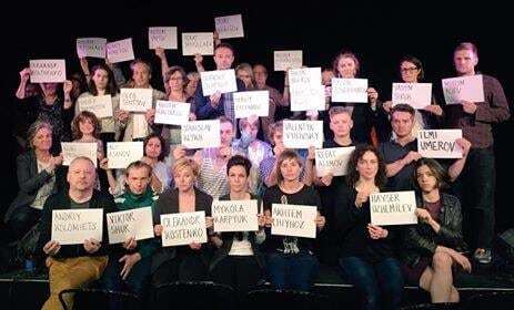 Акция солидарности: Умерова поддержали в разных странах мира. Опубликованы фото