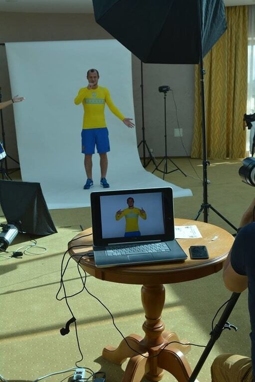 Вместо формы - лонгслив: сборная Украины по футболу снялась в фотосессии перед игрой с Исландией - снимки с процесса