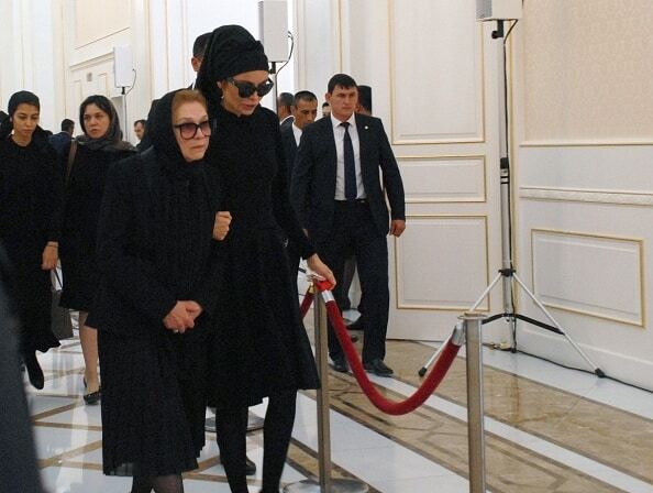 Опубліковано фоторепортаж із похорону президента Узбекистану Карімова