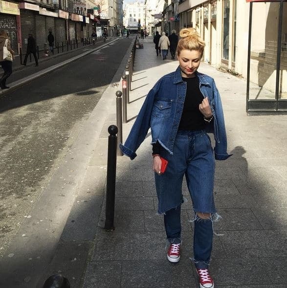 Писк моды! Vogue назвал джинсы украинского дизайнера хитом сезона: яркие фото
