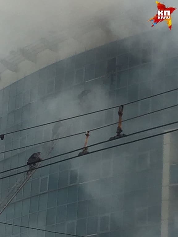 Згоріло дощенту: у Росії сталася масштабна пожежа в офісній висотці