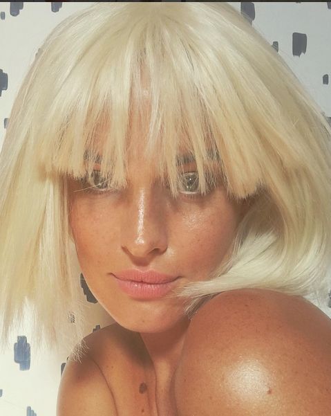 Сексуальная блондинка: Даша Астафьева удивила новым образом