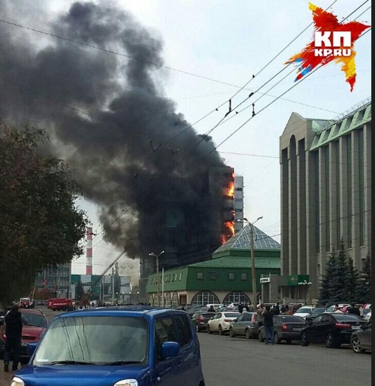 Згоріло дощенту: у Росії сталася масштабна пожежа в офісній висотці
