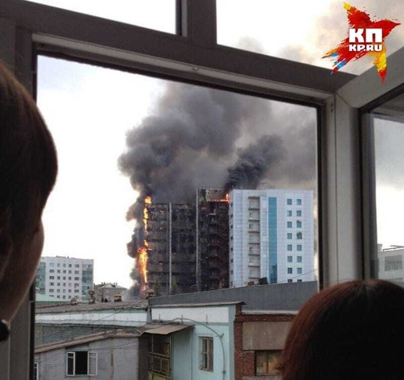 Сгорело до основания: в России произошел масштабный пожар в офисной высотке