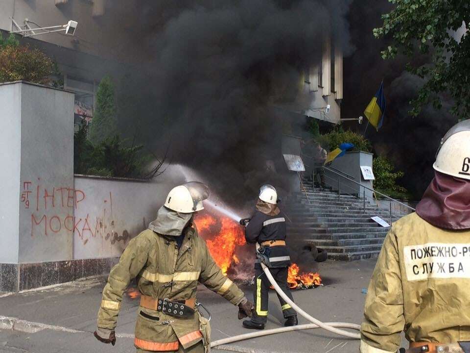 У Києві підпалили редакцію "Подробиць" телеканалу "Інтер"