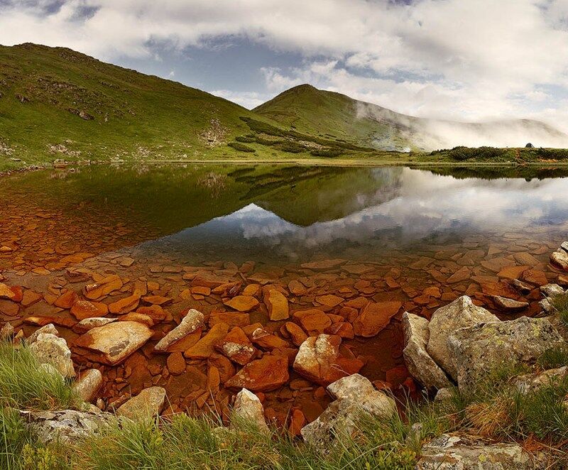 Озеро Несамовите – містичне місце у Карпатах, де спочивають грішні душі