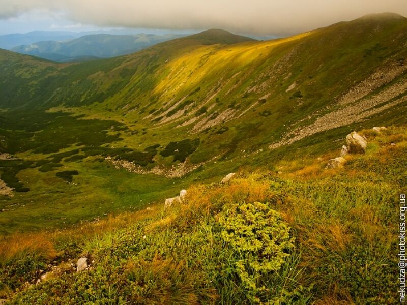 Озеро Несамовите – містичне місце у Карпатах, де спочивають грішні душі