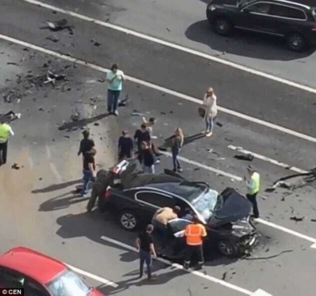 В Москве автомобиль Путина попал в смертельное ДТП: опубликованы фото и видео