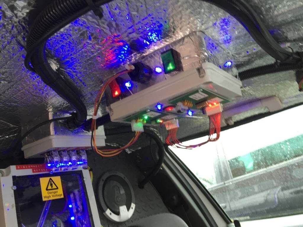 "Назад в будущее": в Британии продают "машину времени" всего за тысячу фунтов - фото