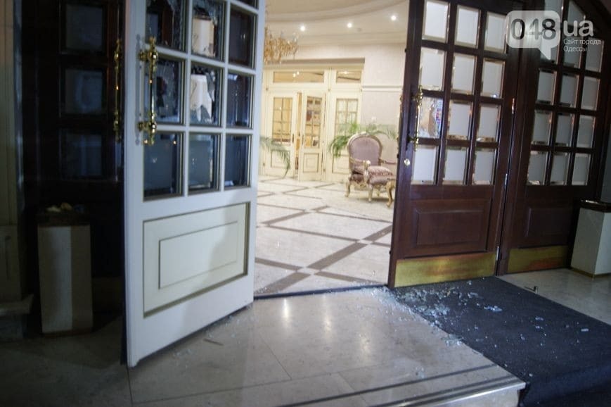 Захоплення готелю в Одесі: у мережі показали наслідки стрілянини