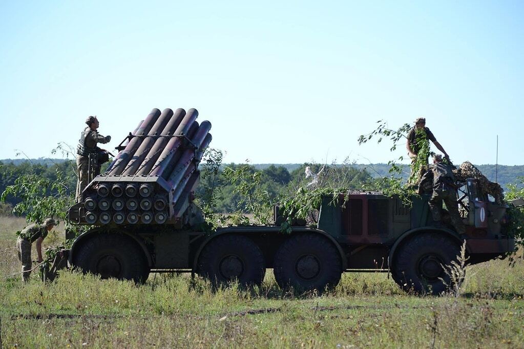 Реактивна потужність: штаб АТО показав тренування українських артилеристів