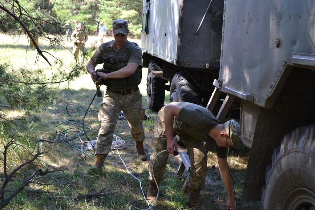 Реактивна потужність: штаб АТО показав тренування українських артилеристів