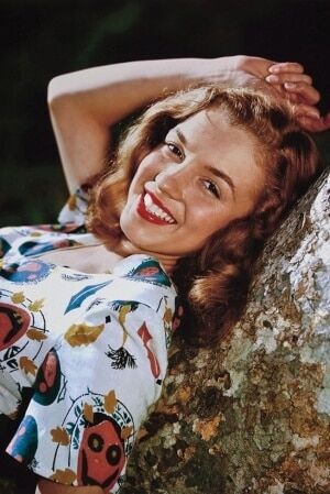 Невероятная Мэрилин Монро: редкие снимки знаменитой блондинки