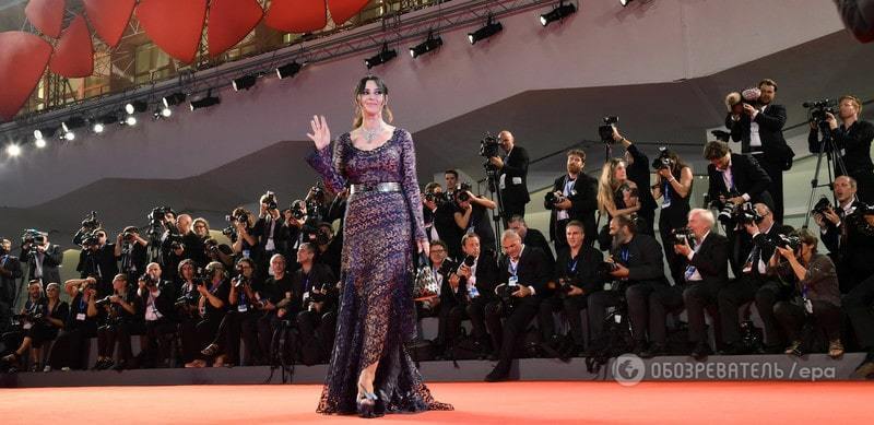 На кинофестиваль в Венецию прибыла Моника Беллуччи: фото знаменитости