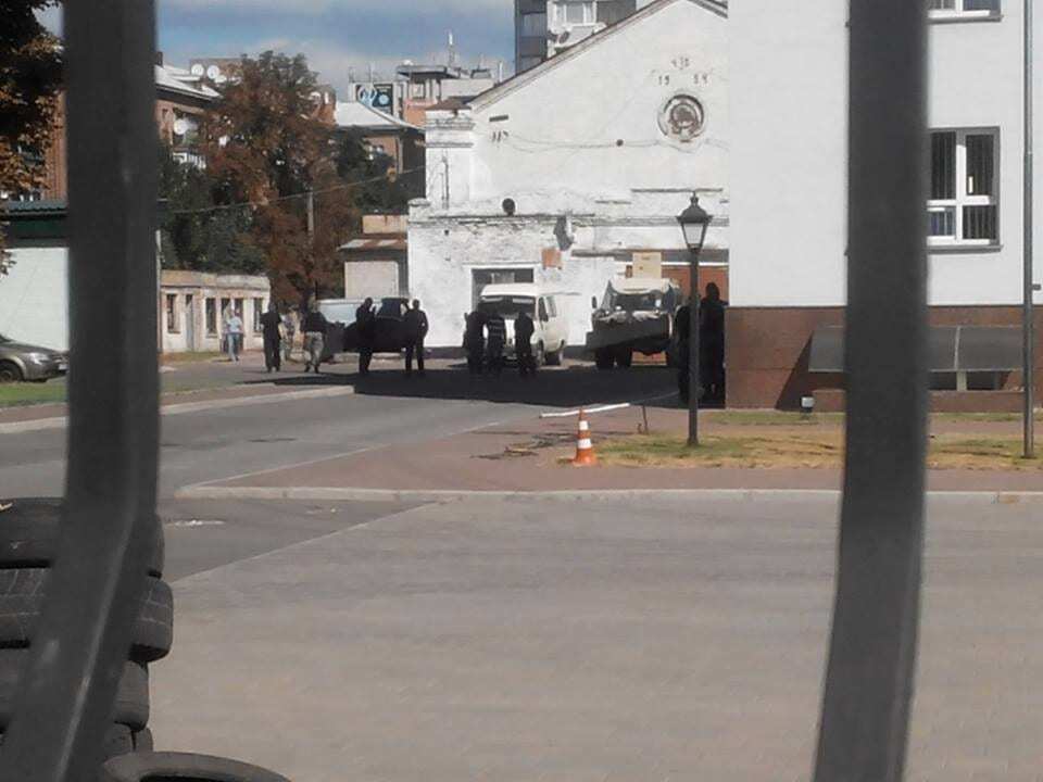 В Черкассах люди в масках пытались захватить предприятие