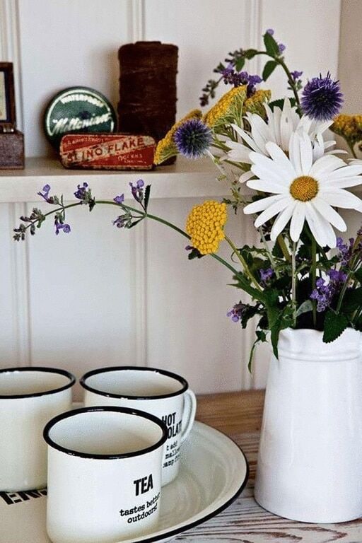 Оазис спокойствия в вашем саду: как оформить вагончик в цыганском стиле 