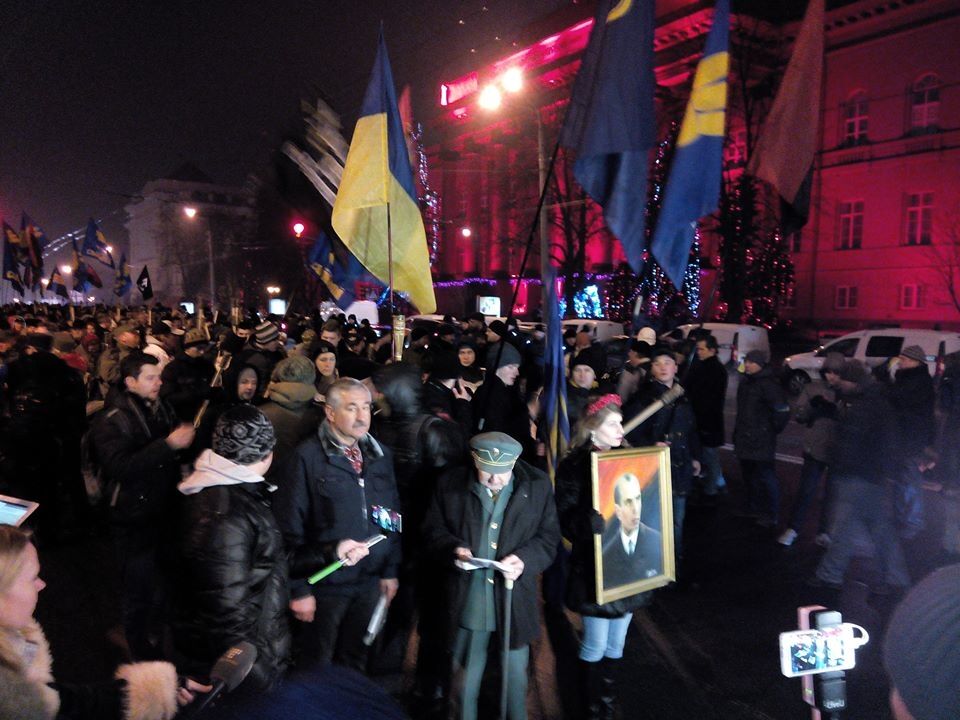 Факельный марш в Киеве: полное видео шествия