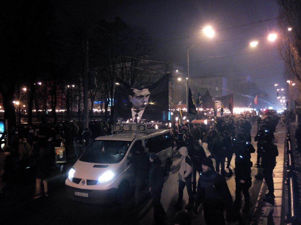 Факельный марш в Киеве: полное видео шествия