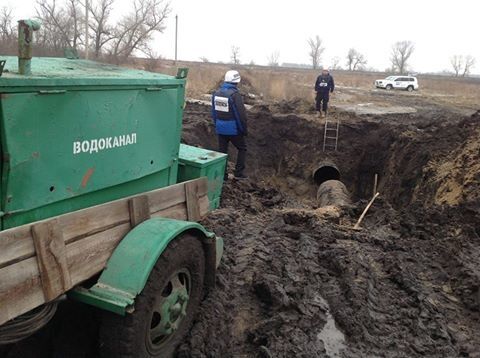 Прорвало трубопровод: 250 тысяч жителей Луганска остались без воды