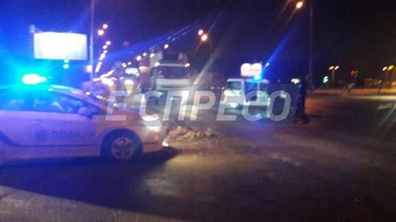 В Киеве произошло ДТП: водитель не заметил полицейскую машину