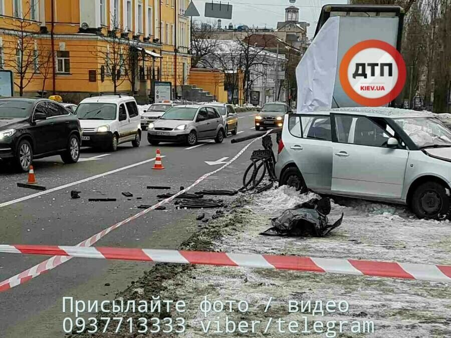 Страшное ДТП в центре Киева: девушка погибла на месте. Опубликованы фото
